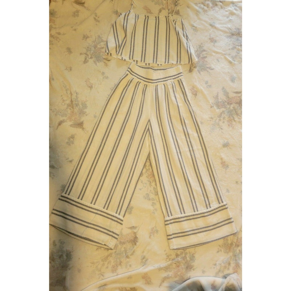 MANGO 2 piece set tank and pants really nice. EUC Medium Summer Vacation Brunch
